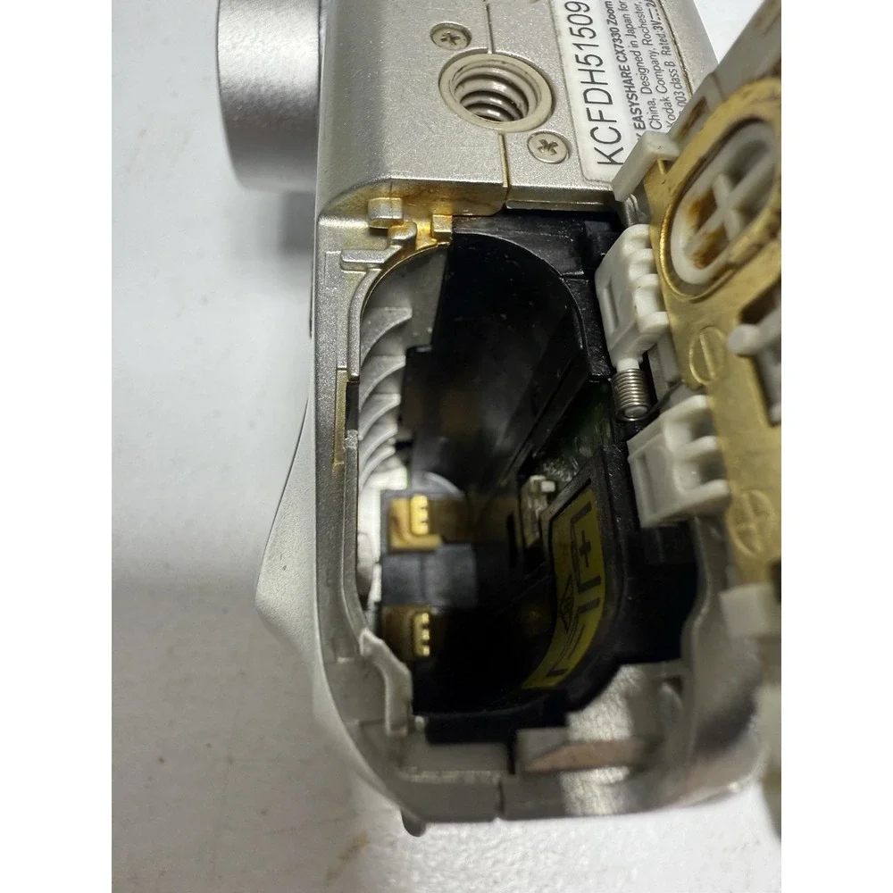 Parts Or Fix Kodak Digital Camera Easyshare CX7330 3.1MP Silver Read Description